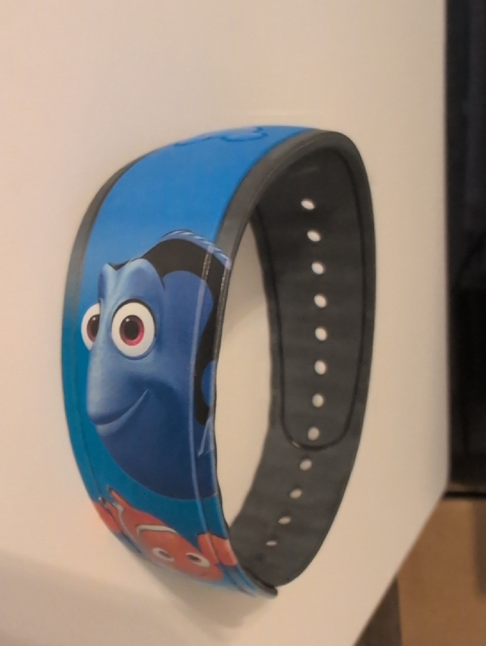 Disney Magic Band Blue Finding Dory Wristband with Nemo Accent